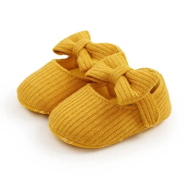 Agatta Baby Girls' Flat Shoes