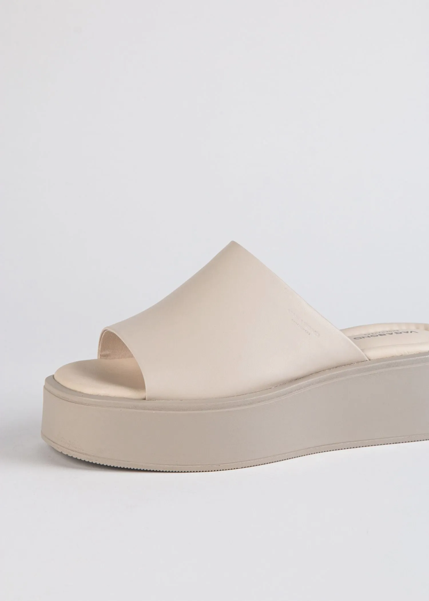 COURTNEY SLIDE SANDAL