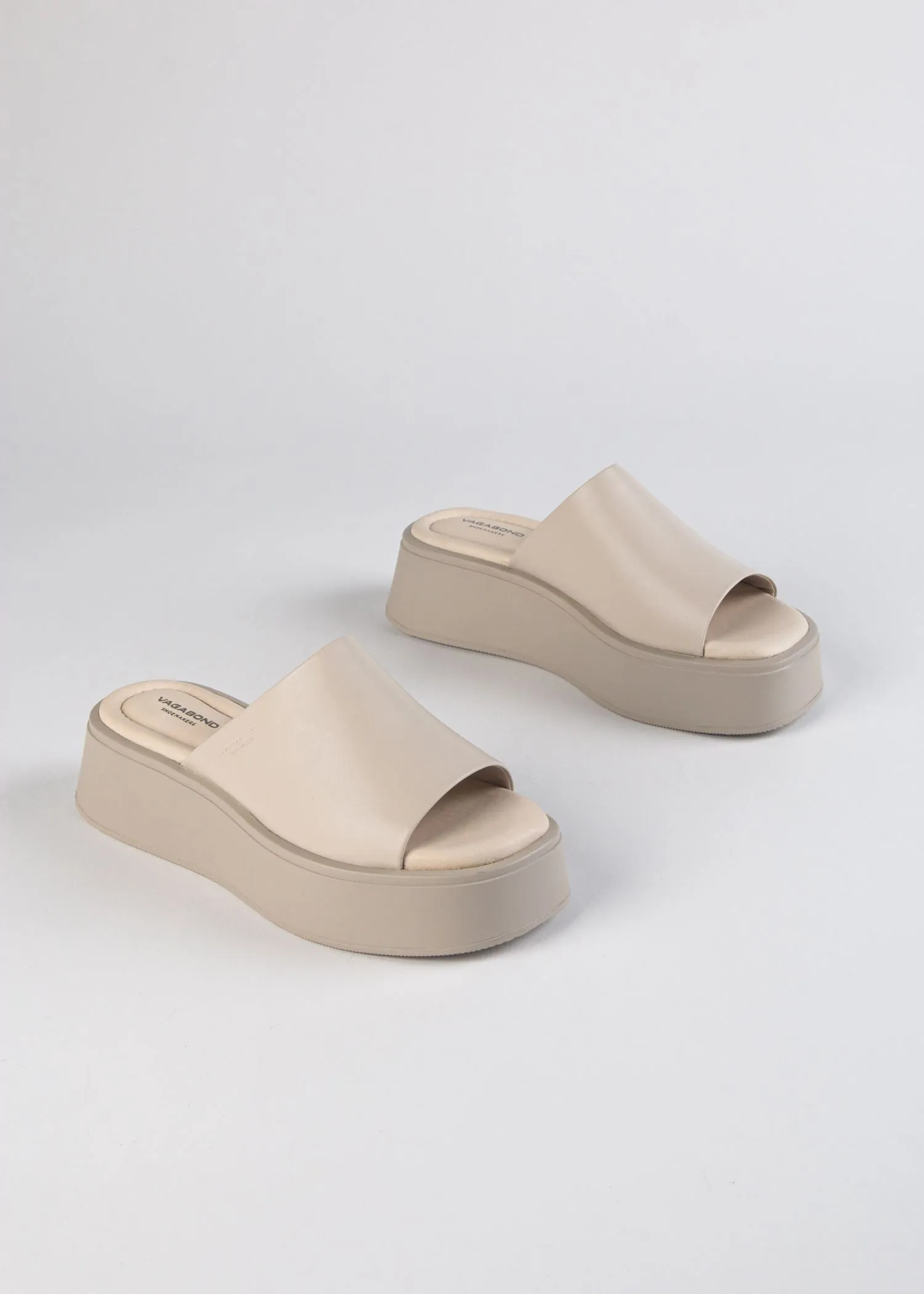COURTNEY SLIDE SANDAL