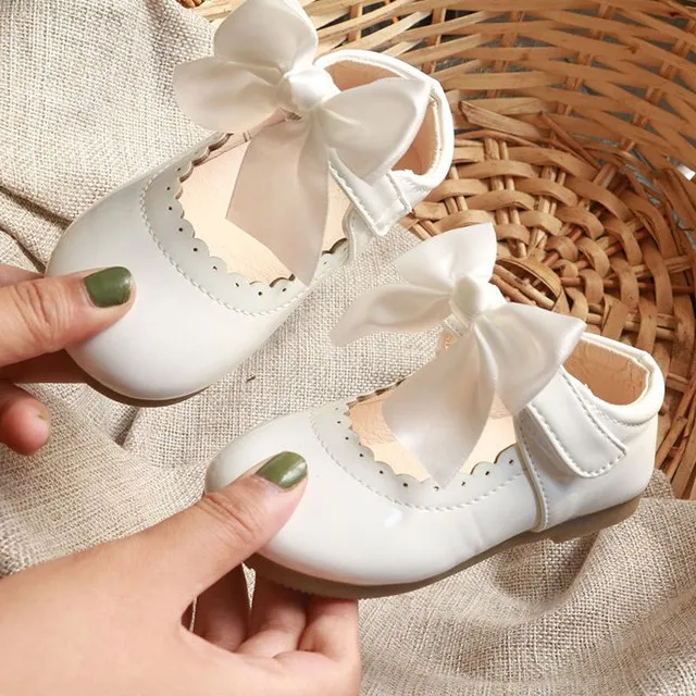 Perla Girls' Flat Shoes