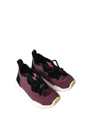 Sneakers 18-24M (US6)