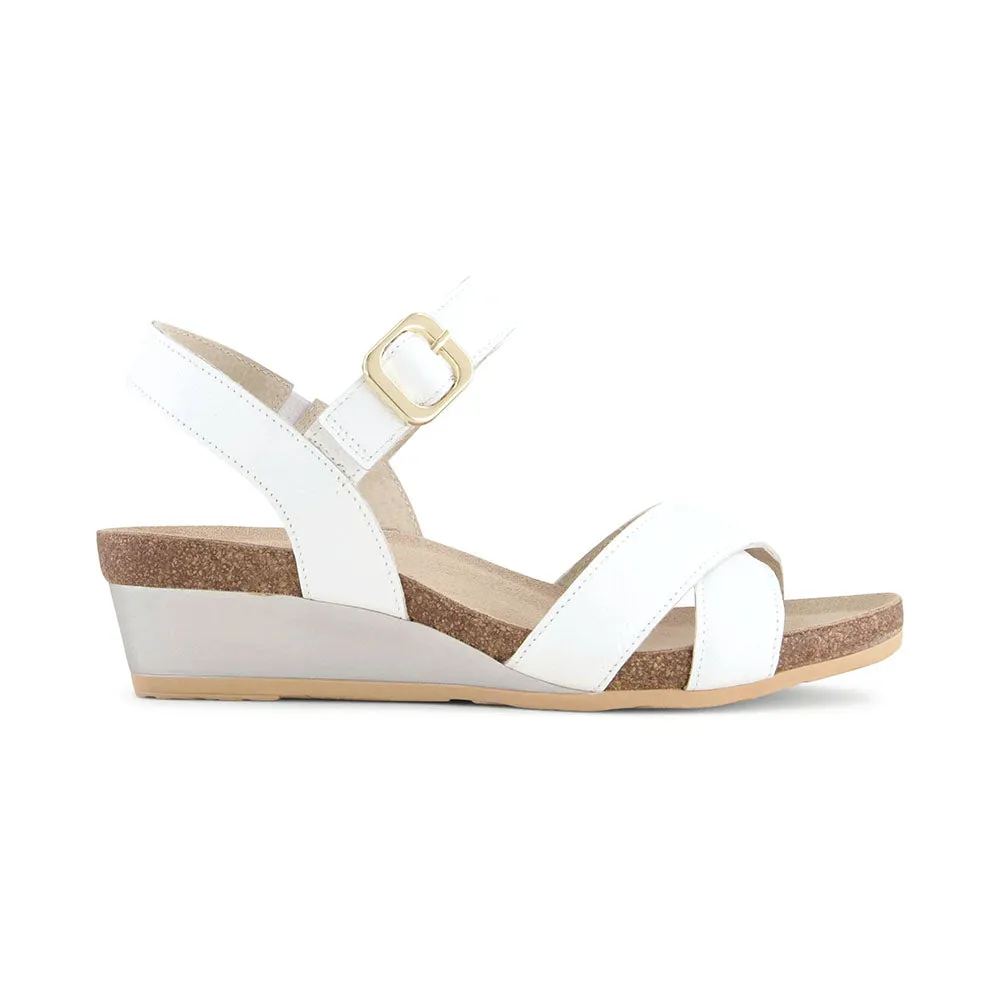 Throne Kitten Wedge (104121)