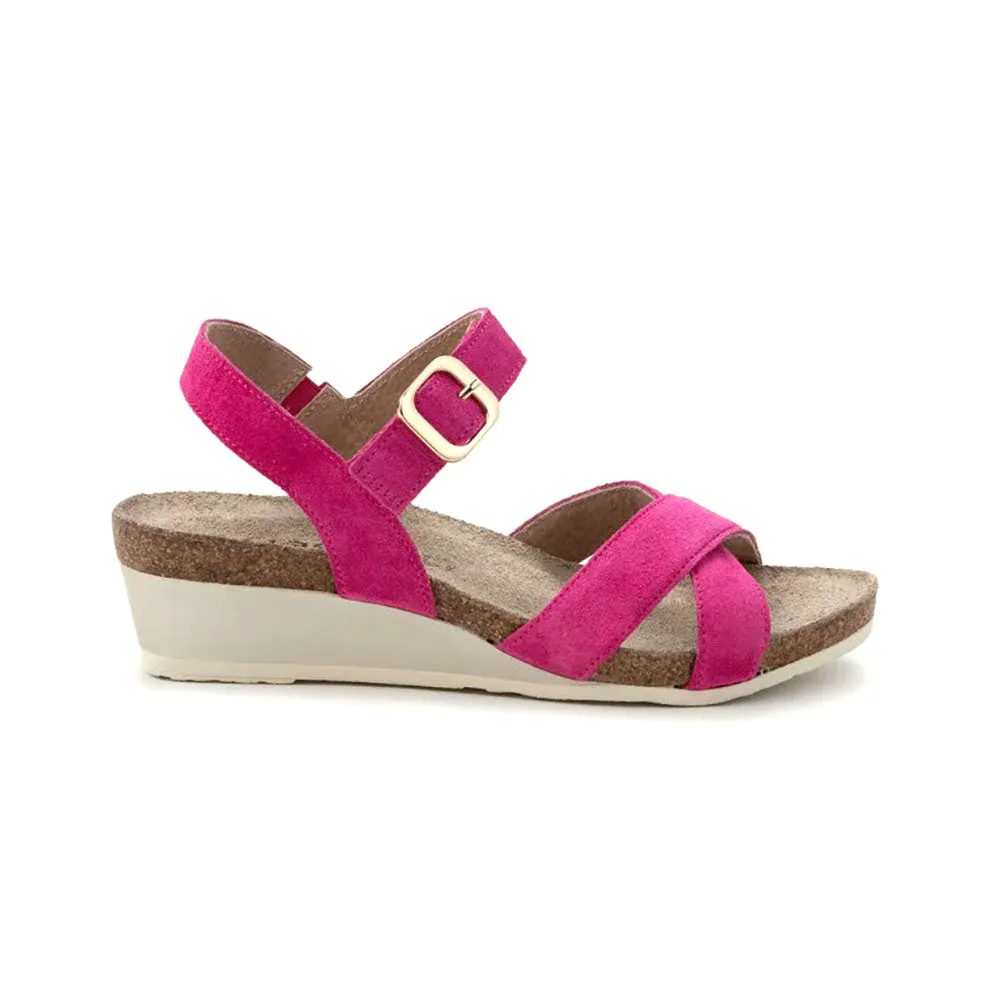 Throne Kitten Wedge (104121)