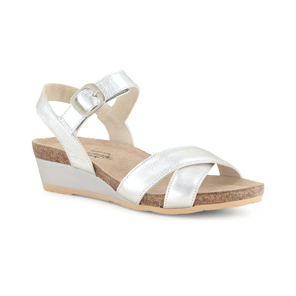 Throne Kitten Wedge (104121)