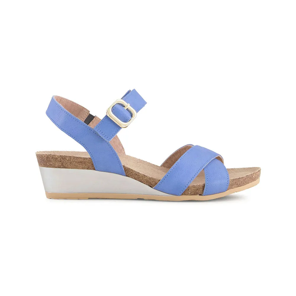 Throne Kitten Wedge (104121)