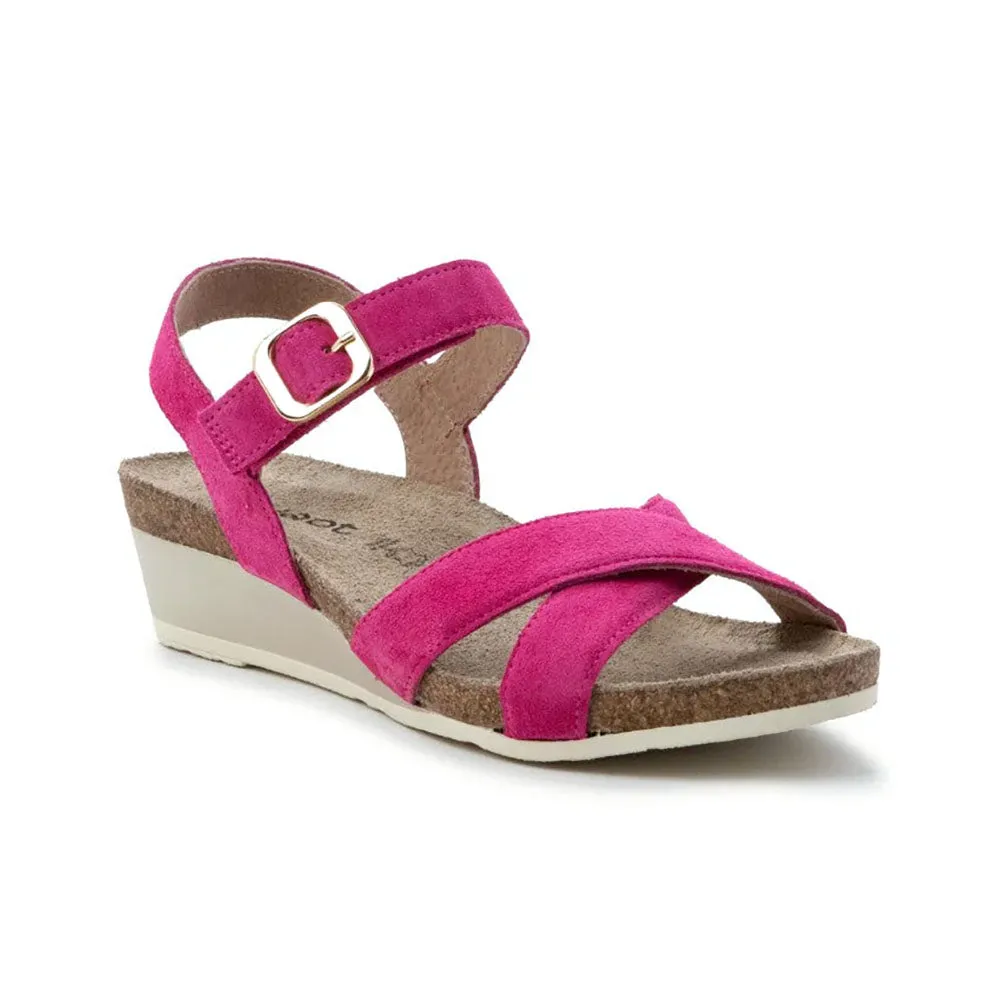 Throne Kitten Wedge (104121)