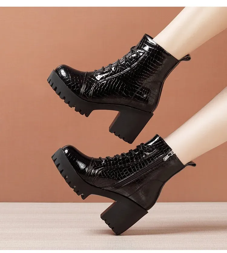 USS Shoes Elvys Women's Platform Patent Boots