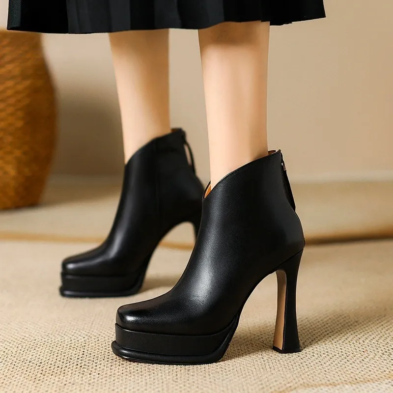 USS Shoes Fiona Women's Leather Ankle Boots