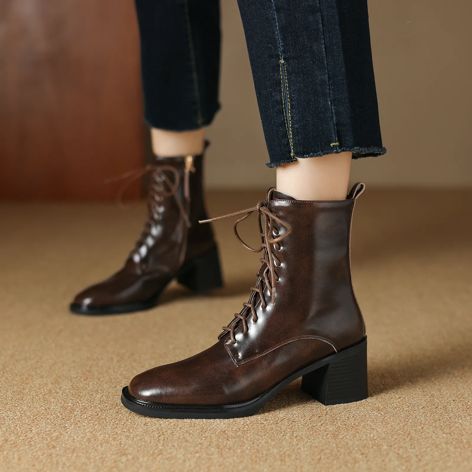 USS Shoes Sandy Women's Leather Lace Up Boots