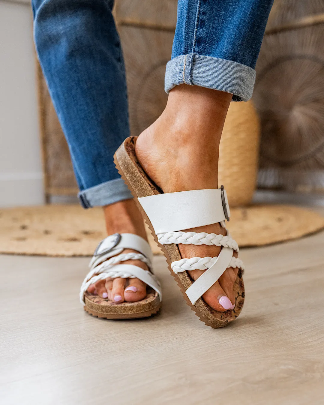 Very G Nora 3 Criss Cross Sandals - White